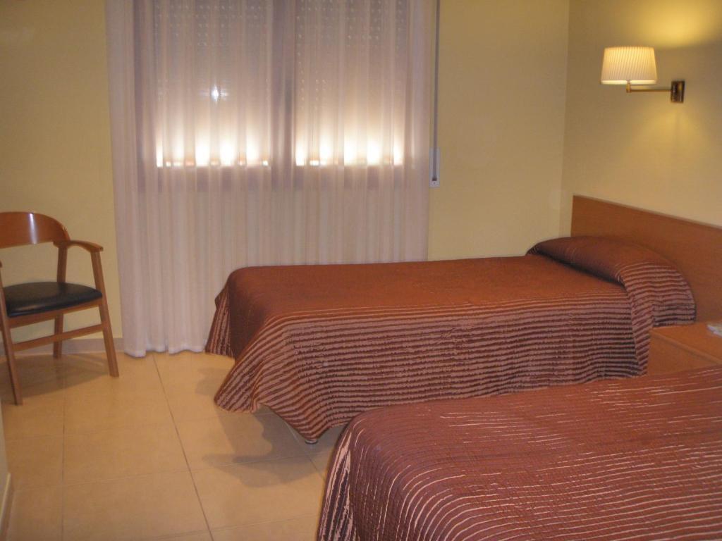 Hostal Mallorquines Riudarenes الغرفة الصورة